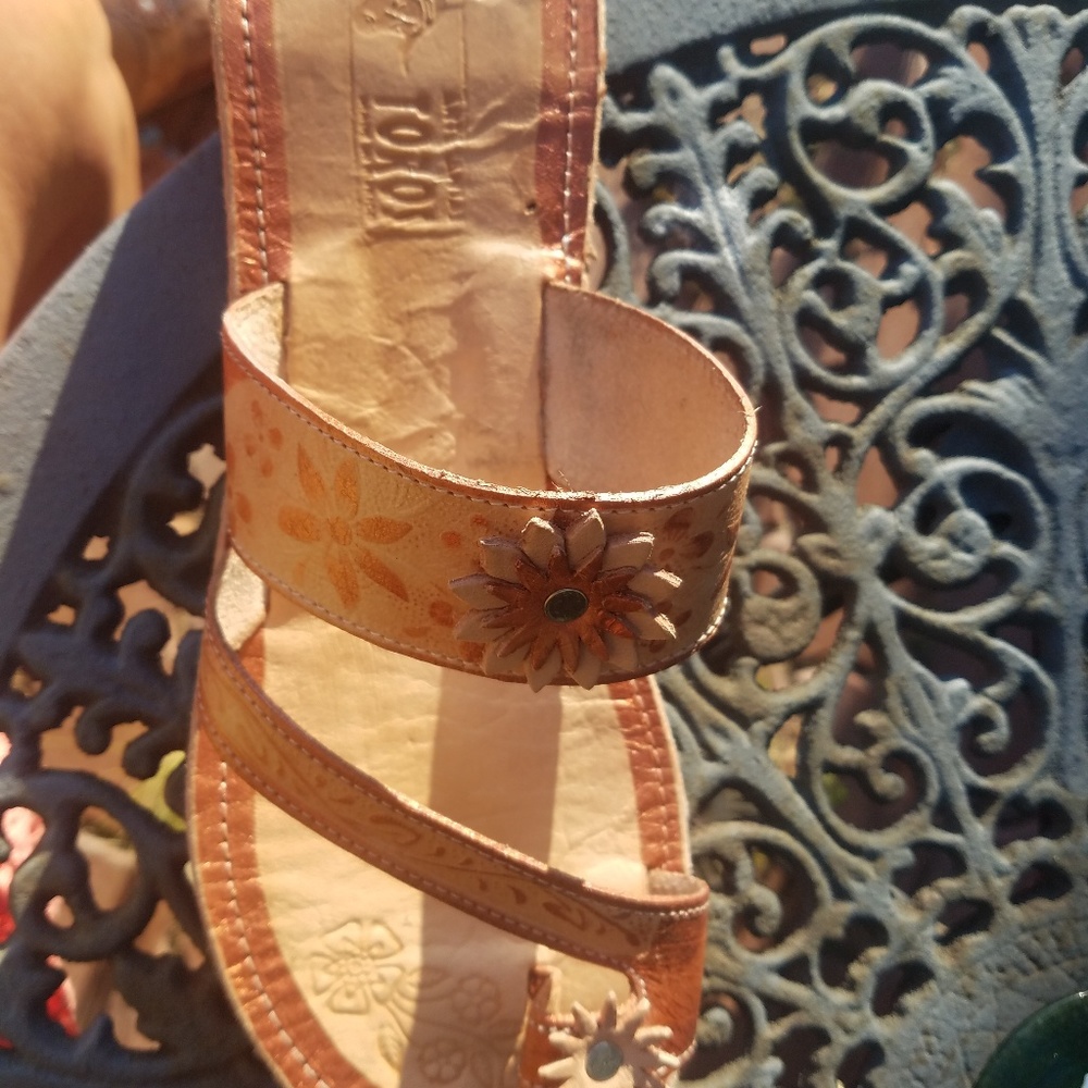 Sandals - Picture 3 of 5